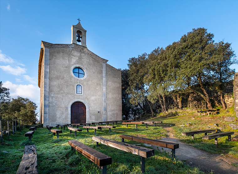 Castell de la Malavella i Ermita de Sant Maurici